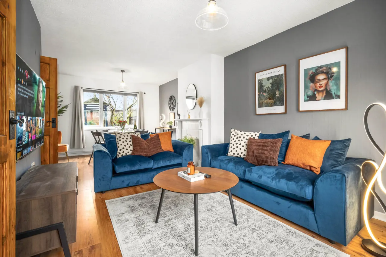 Cozy 3 Bed House - City Centre - Garden - Parking 10