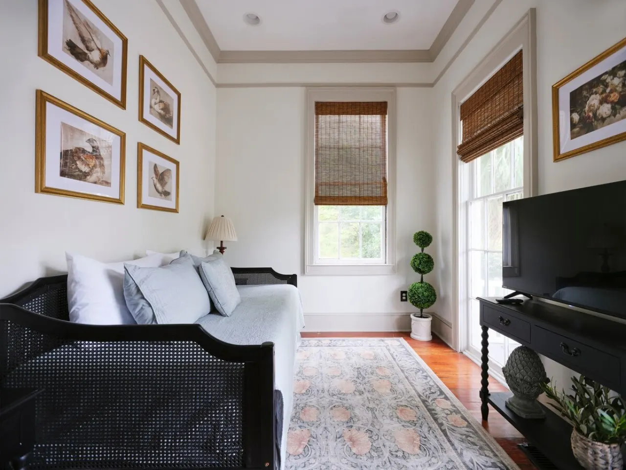 Renovated Historic Home by Forsyth Park - 4BR with a Common Area and 5 Baths + Porches 17