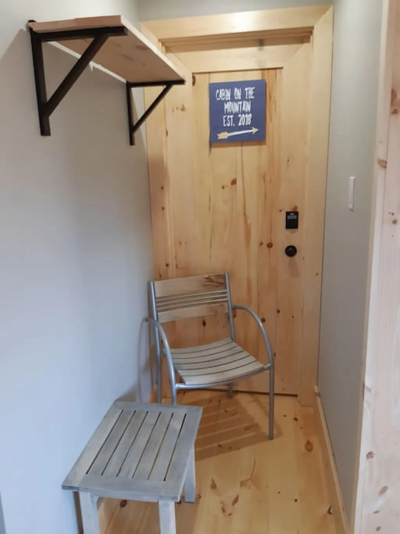 Steps to Lake on the Mountain, 10 Minutes to Picton, Sandbanks Pass! The Cabin 6