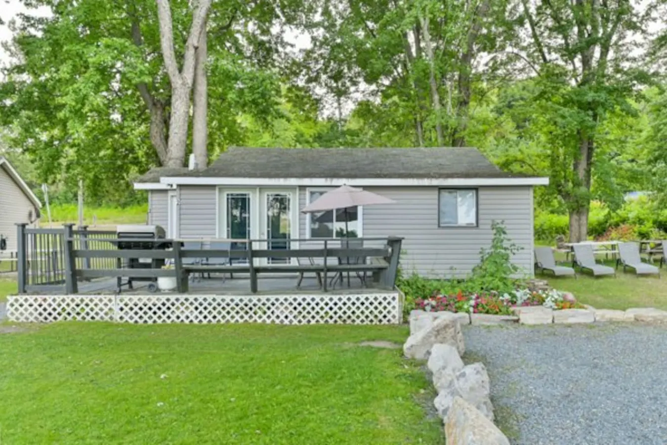 MLC-3BR Waterfront Cottage with Large Dock 12
