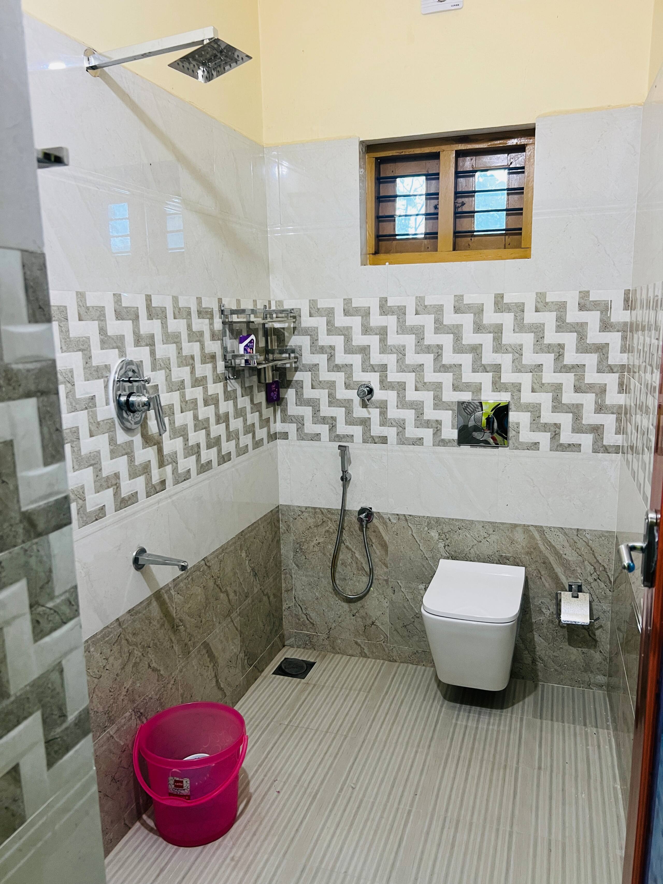 Adams stay 4BHK,5 min drive to varkala cliff 21