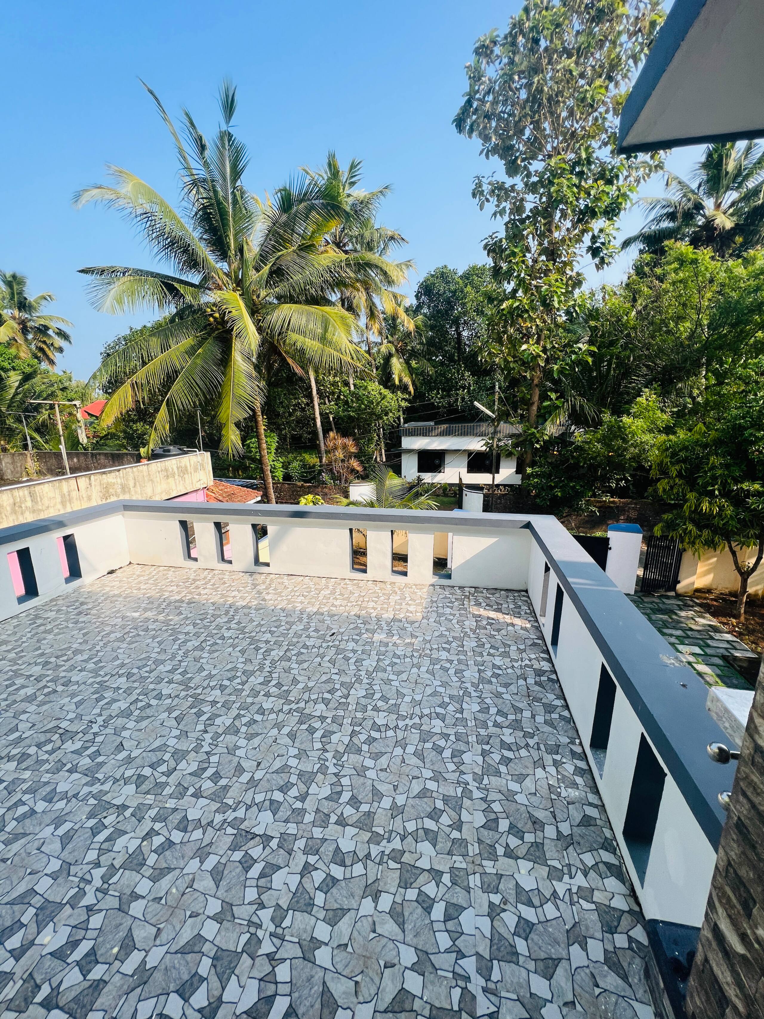 Adams stay 4BHK,5 min drive to varkala cliff 24