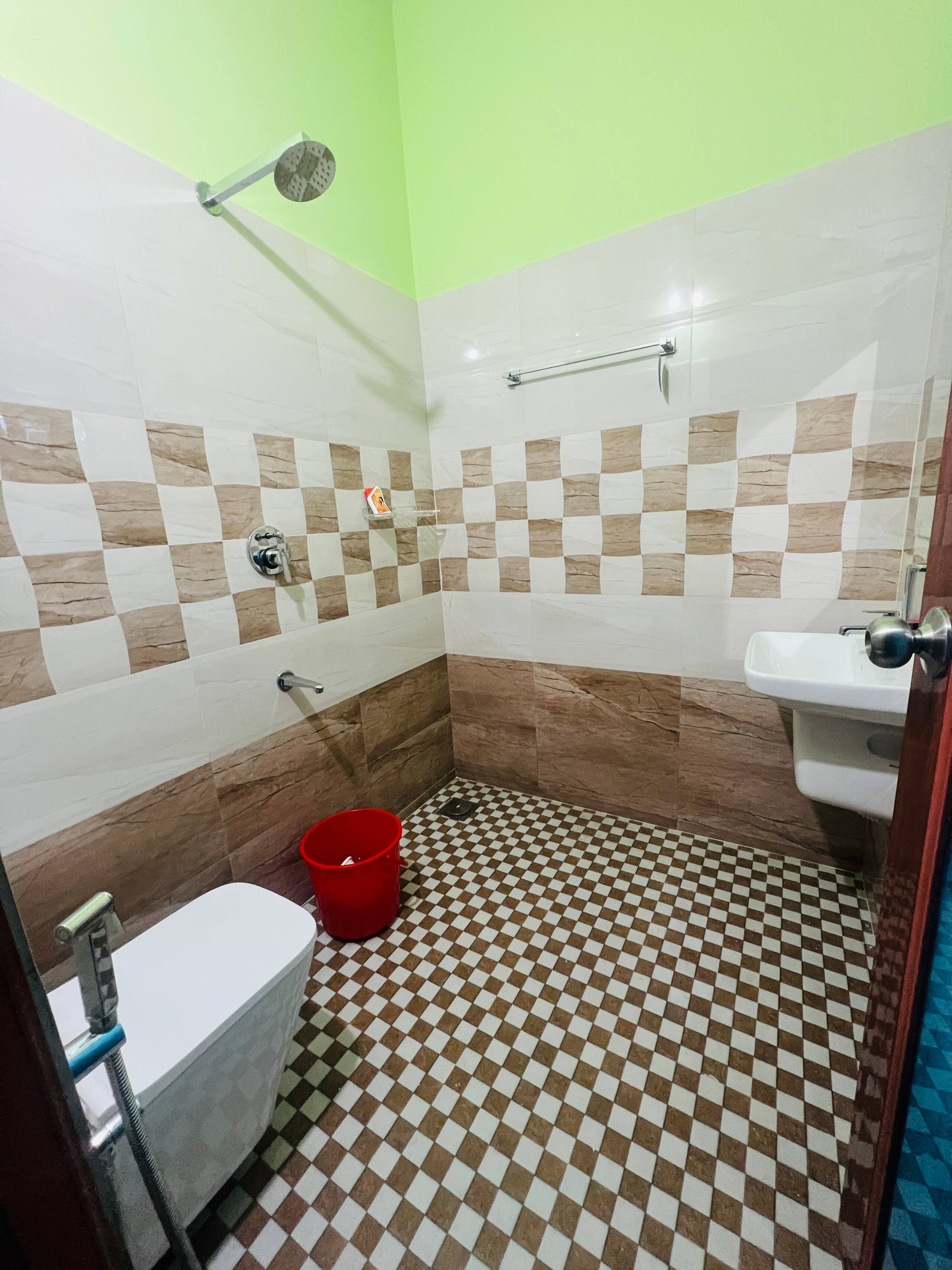 Adams stay 4BHK,5 min drive to varkala cliff 18