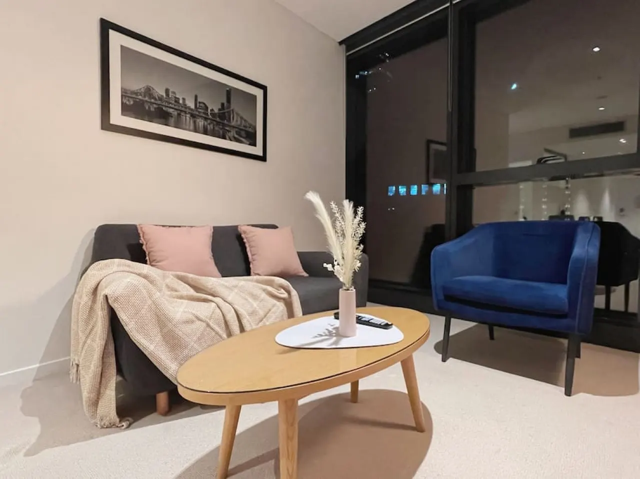 CBD Cozy 2Beds Apt at Tallest building 2