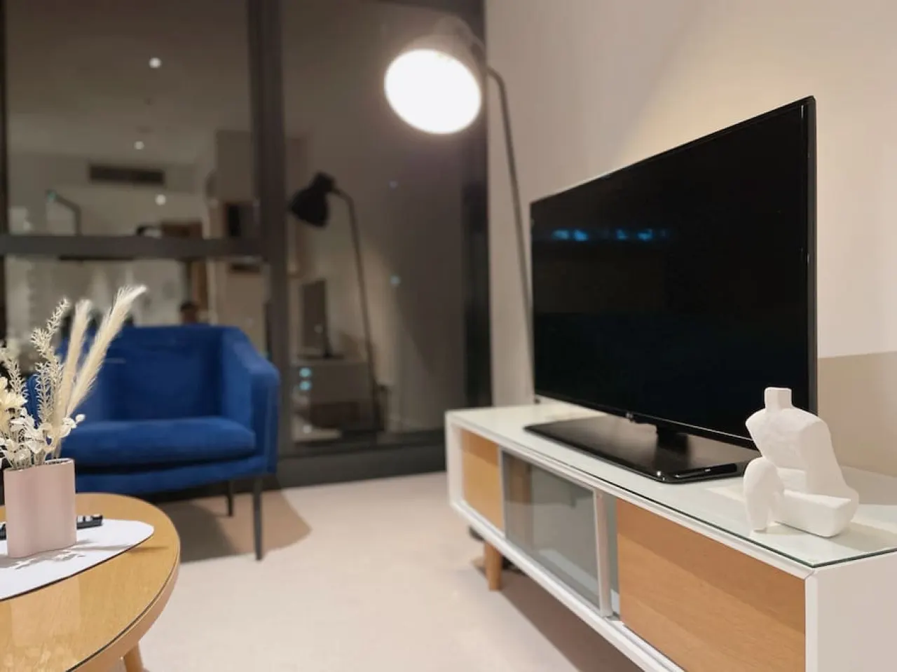 CBD Cozy 2Beds Apt at Tallest building 5