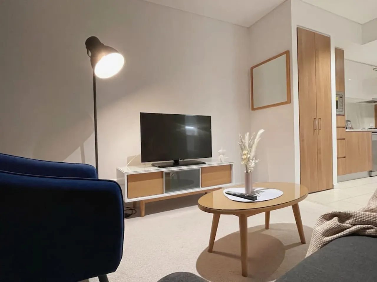 CBD Cozy 2Beds Apt at Tallest building 6