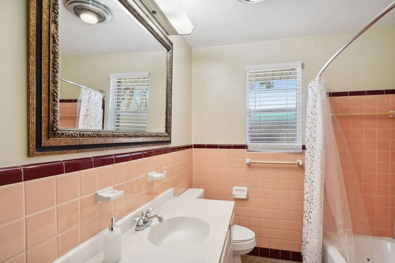 Luxurious 3-Bedroom Retreat: Your Gateway to New Orleans Fun! 15