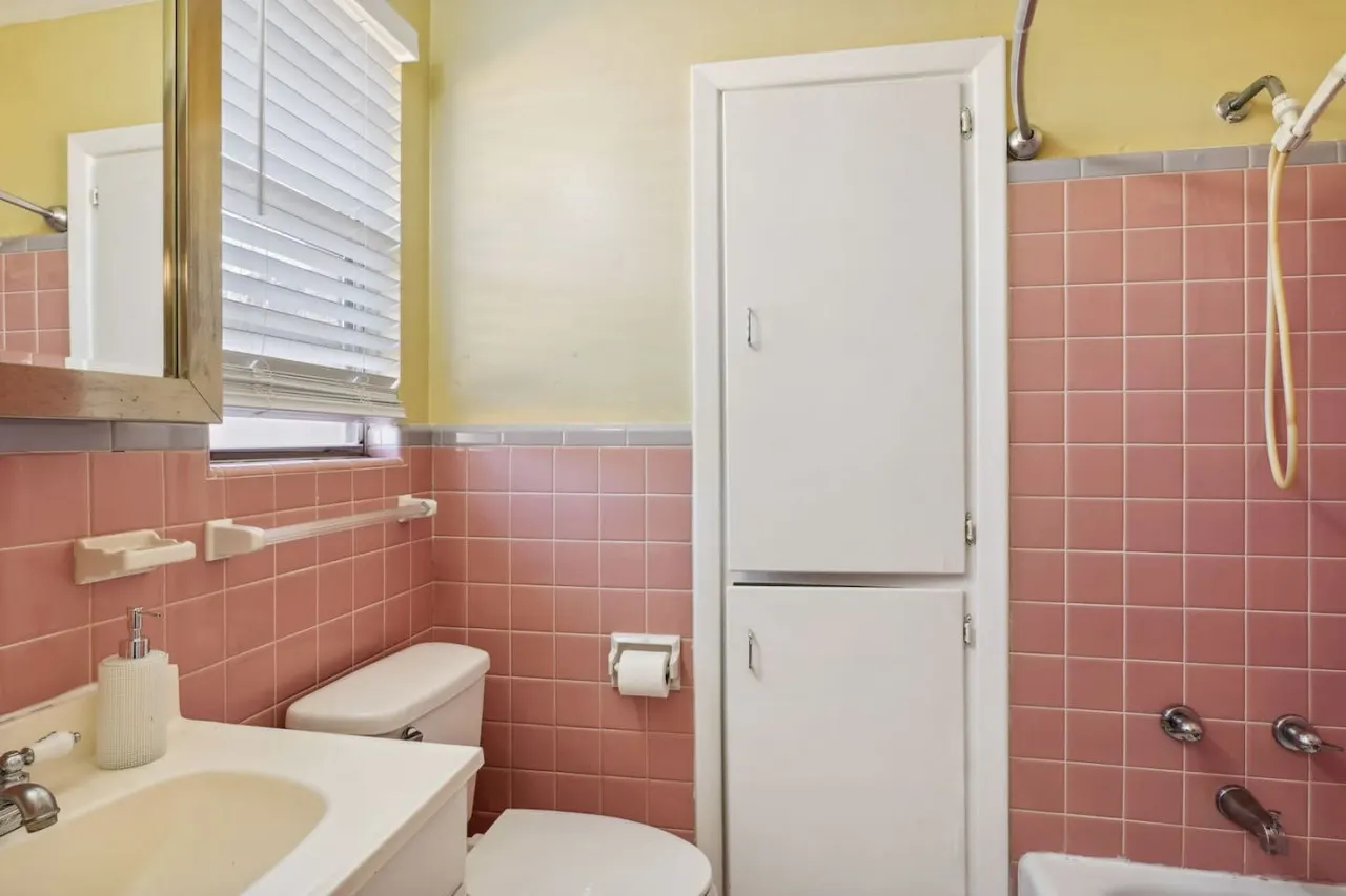 Luxurious 3-Bedroom Retreat: Your Gateway to New Orleans Fun! 17