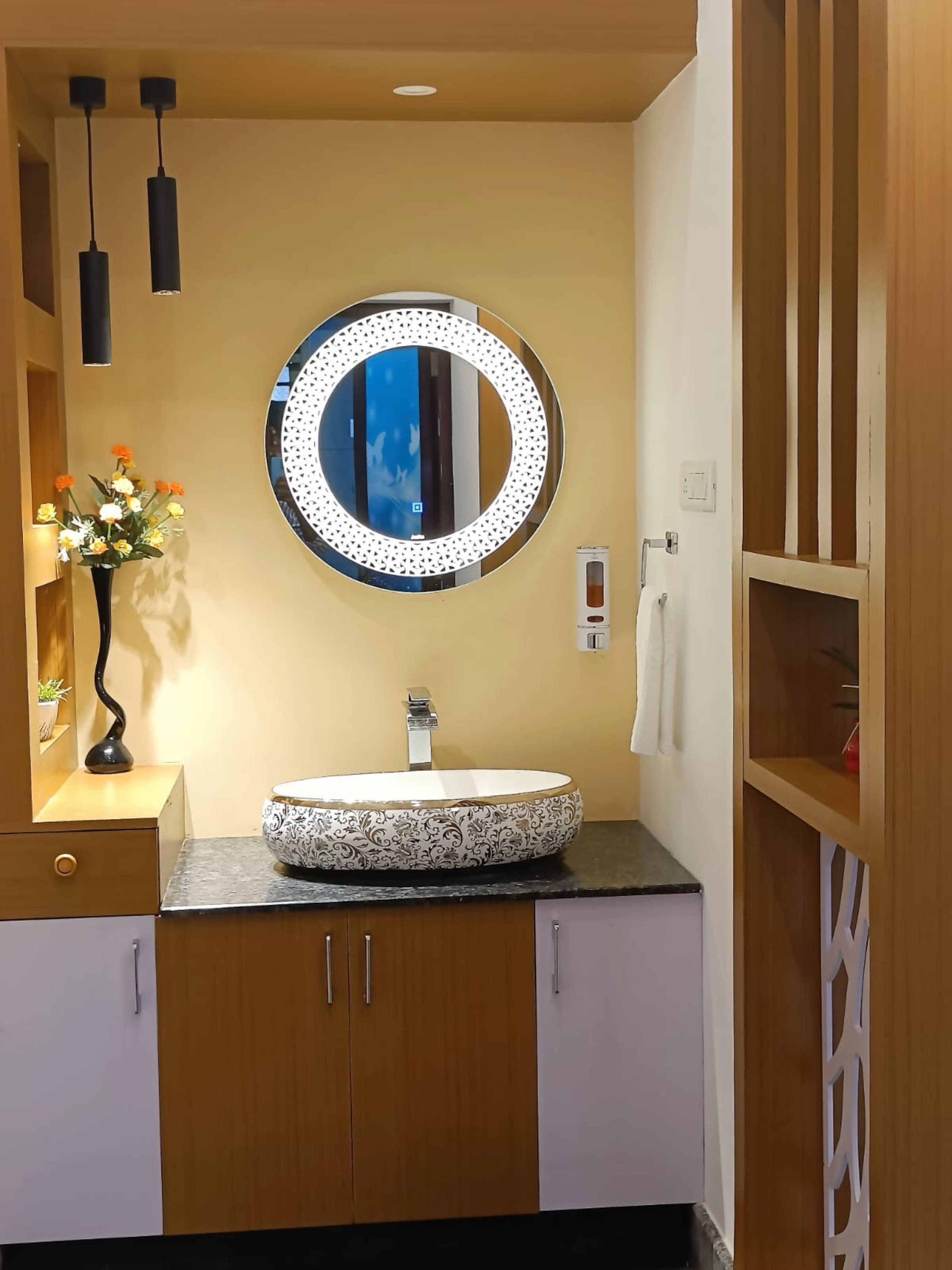 Casa Royal - A/C,5-BHK Luxury Villa. Entire Place 15