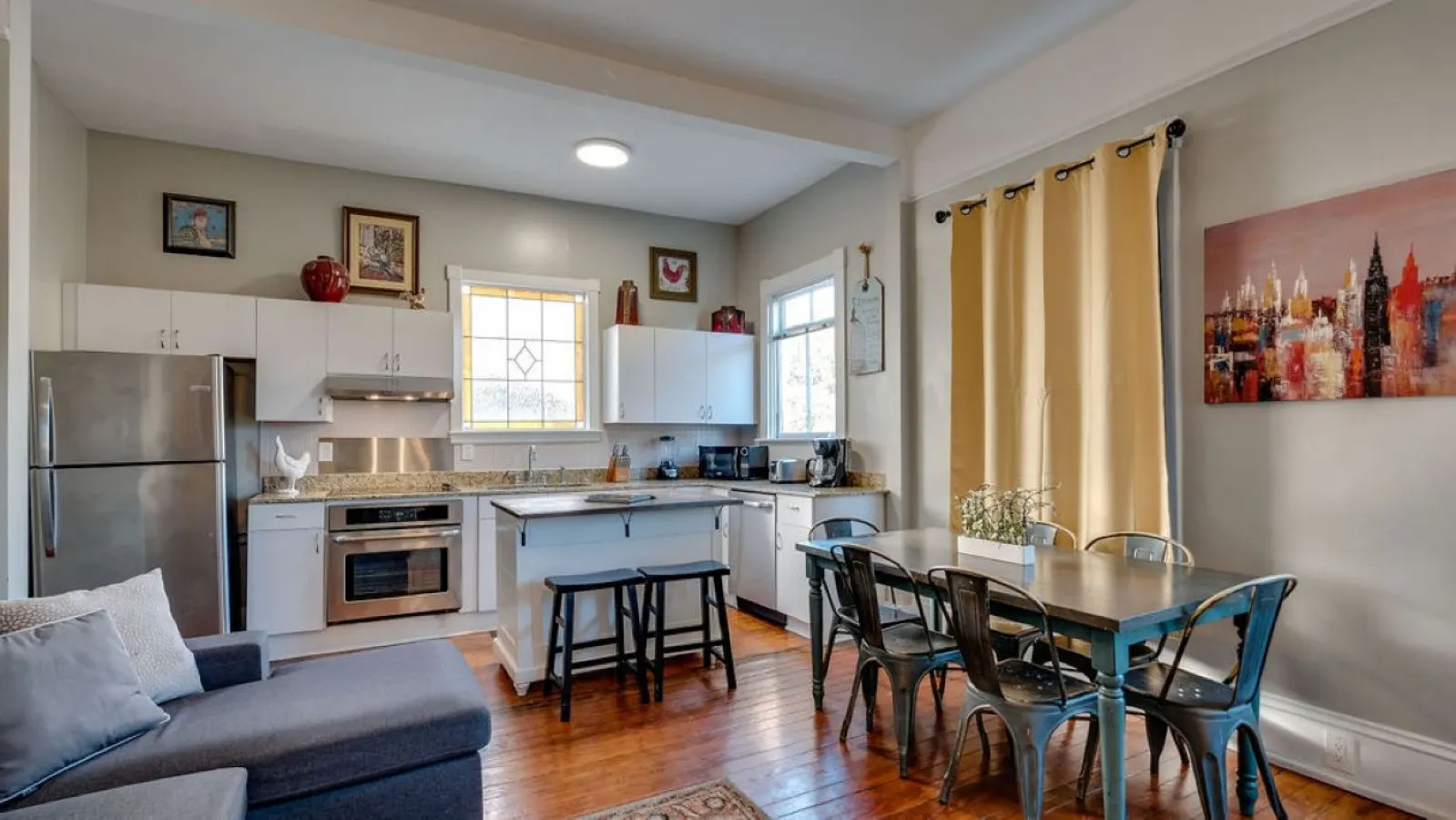 107 E Waldburg Huge 5 bed, 5 bath in Historic Downtown Savannah 17