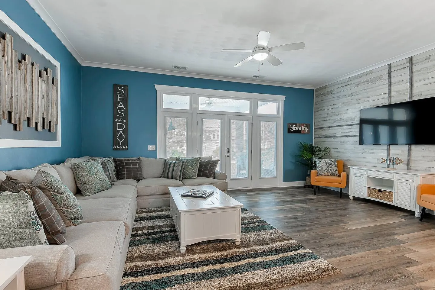 Virginia Beach 4BR • 2 Living Rooms + Balcony — photo 2