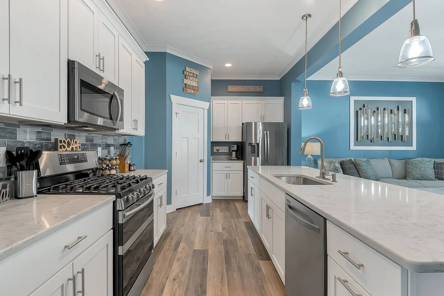 Virginia Beach 4BR 2 Living Rooms + Balcony 13