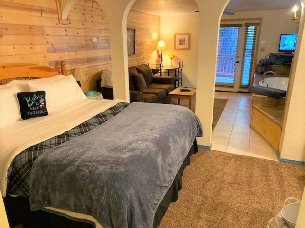 Charming Timber Have Lodge (Studio) Cabin #8 2