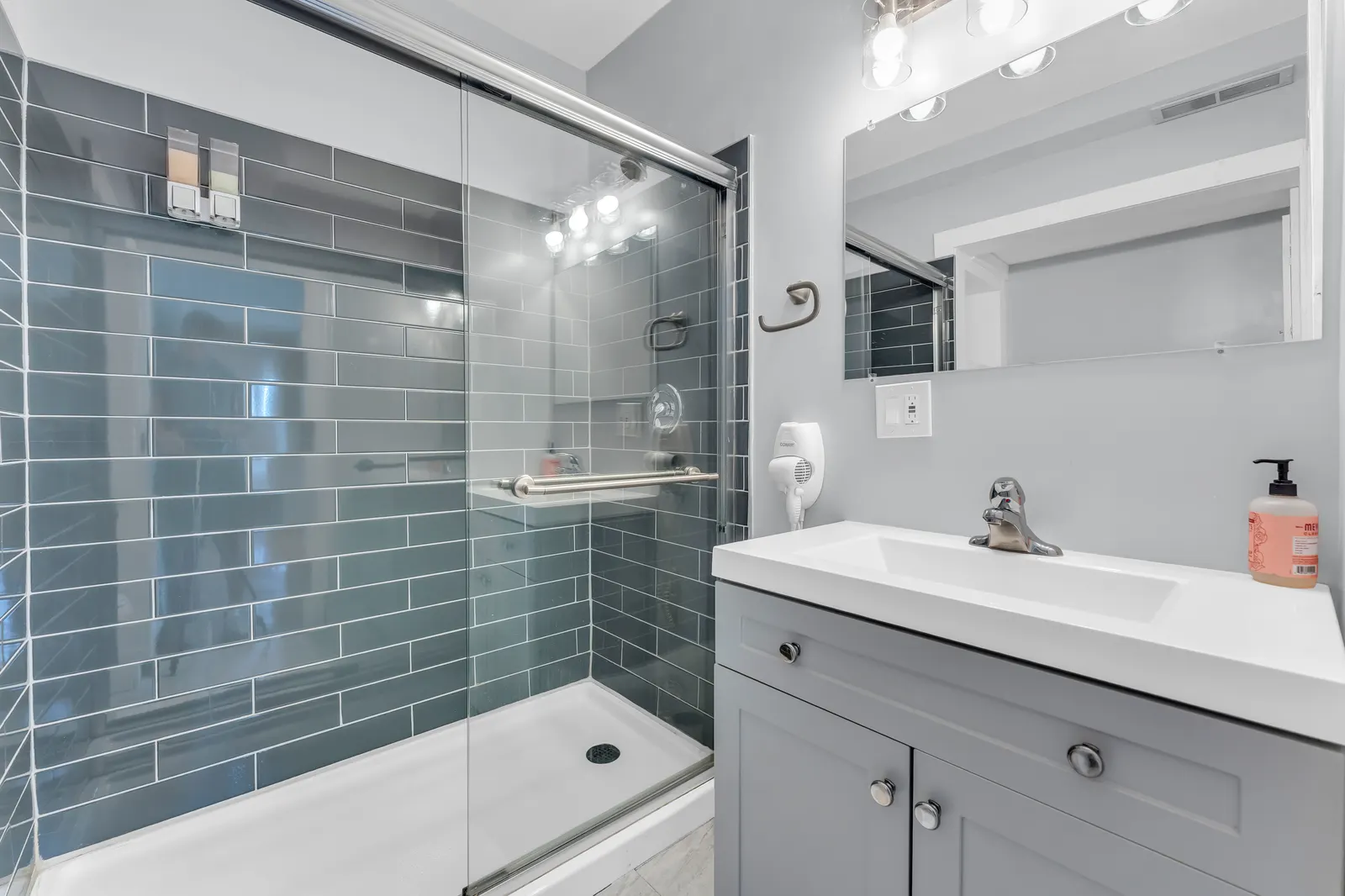 Near Lakewood - Large Private Bath Quinta Suite 8