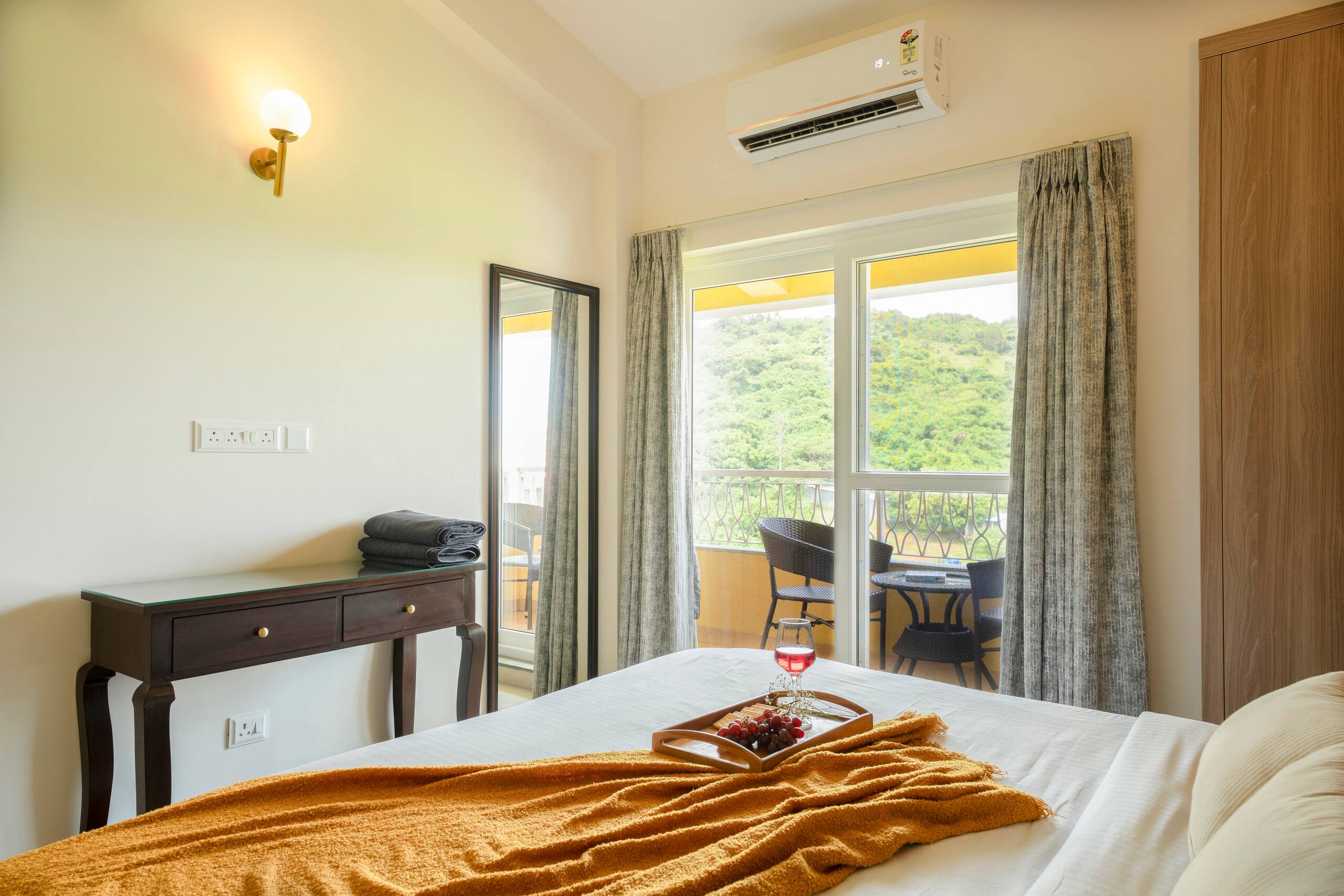 Kai Vista 2BHK Apt | Pool & Balcony | Candolim 24
