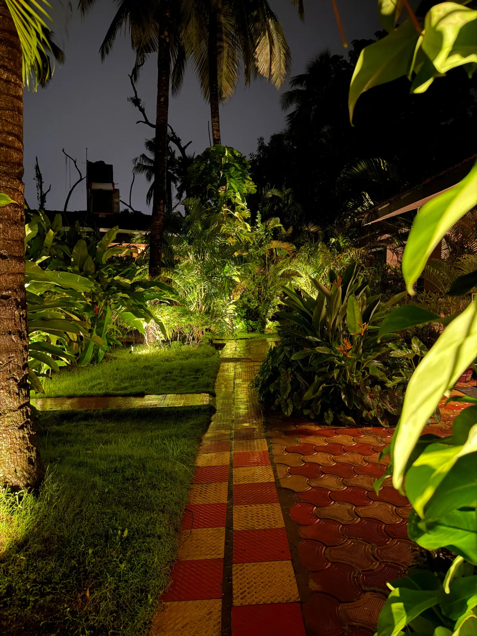 Hidden cozy room 750mtr to beach/ hideaway bar 19