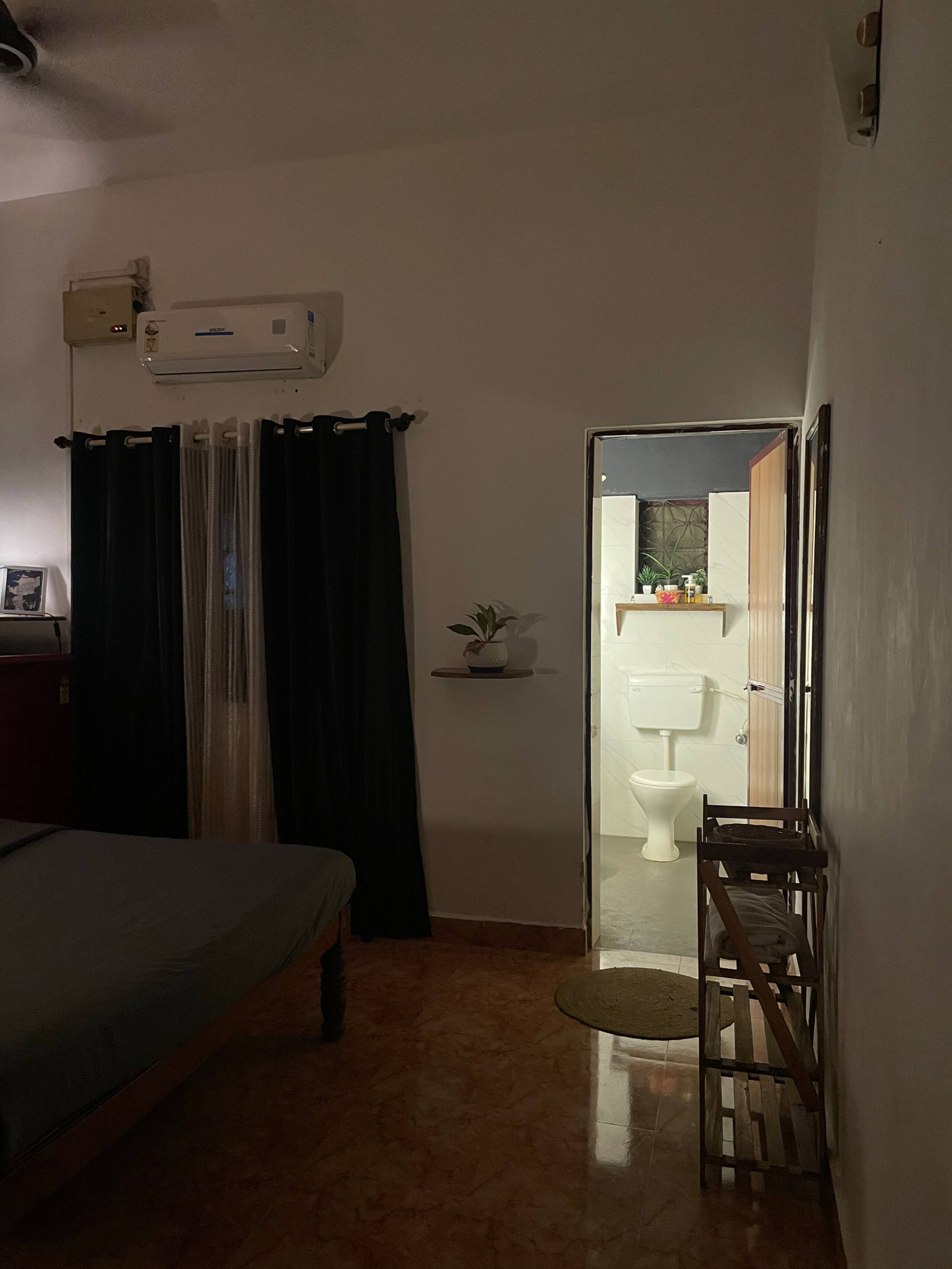 Hidden cozy room 750mtr to beach/ hideaway bar 11