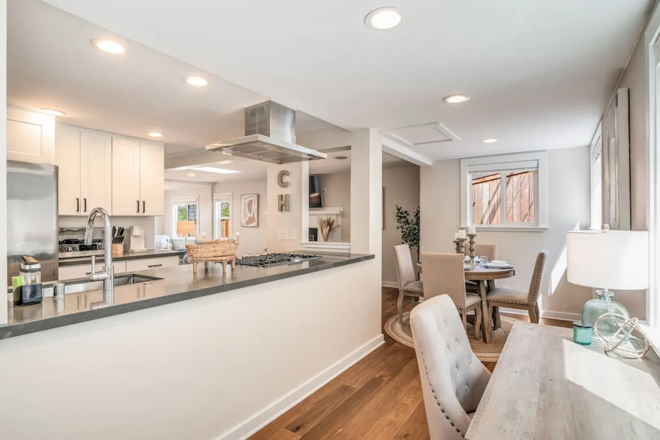 Cottage Gem ~ Min to Waterfront 19