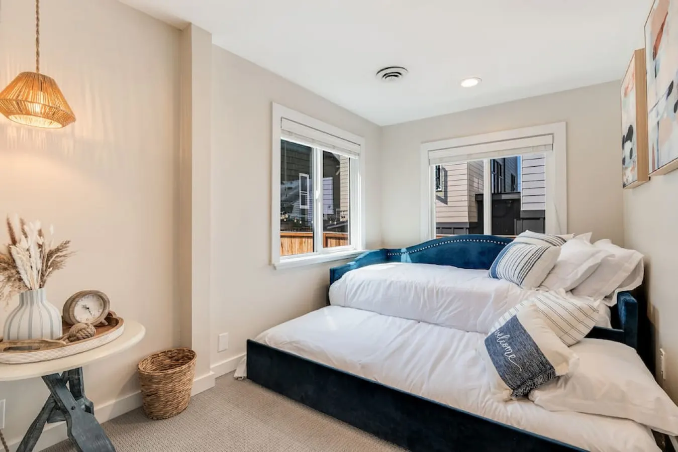 Cottage Gem ~ Min to Waterfront 8