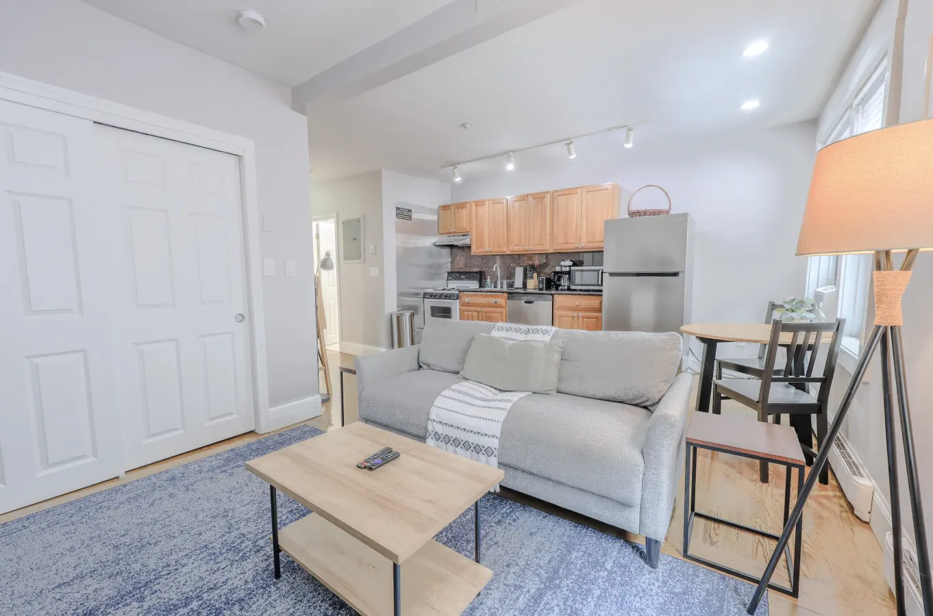Simple 1BR steps to Boston Common and South End! 3