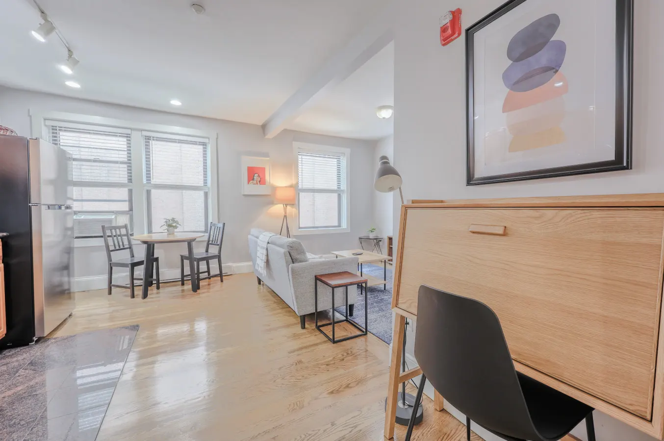 Simple 1BR steps to Boston Common and South End! 4