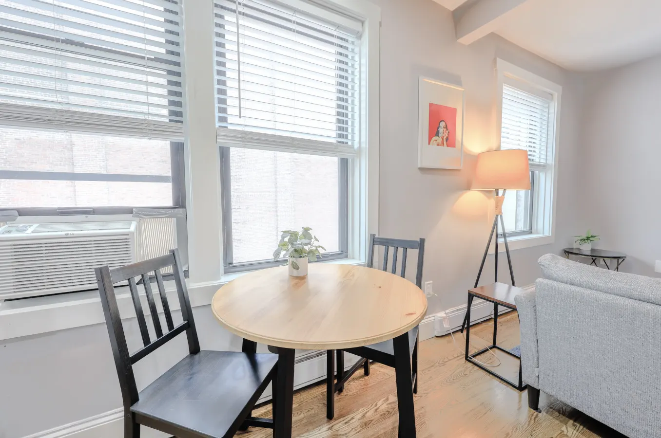 Simple 1BR steps to Boston Common and South End! 7