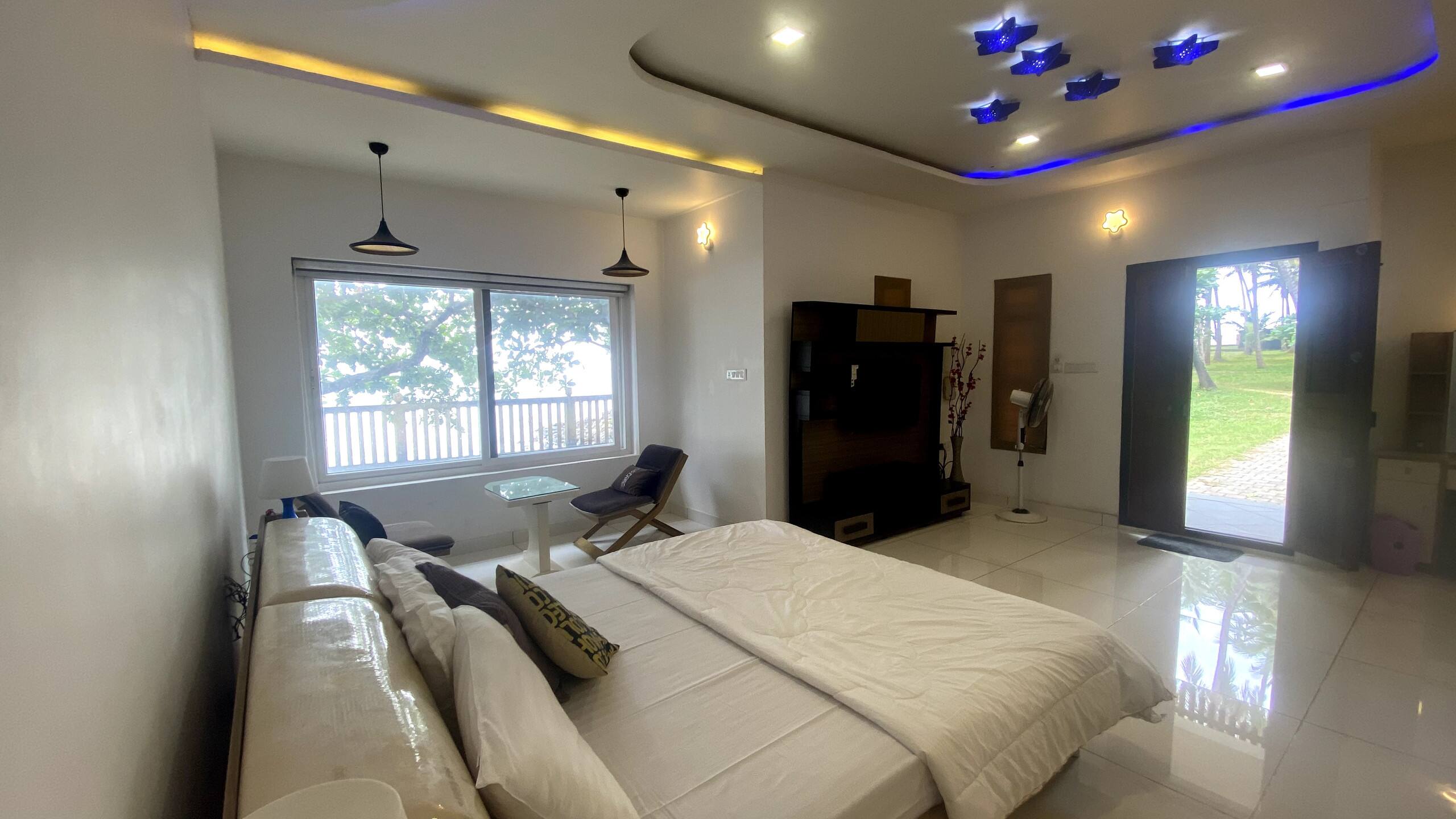 Metro Landsend beach House 23