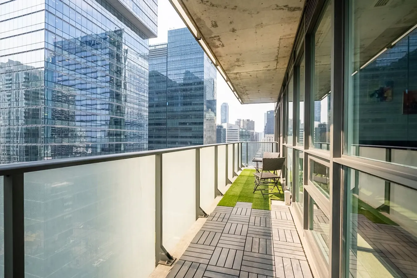 Spacious 2BR Condo Prime Location Great Views 10