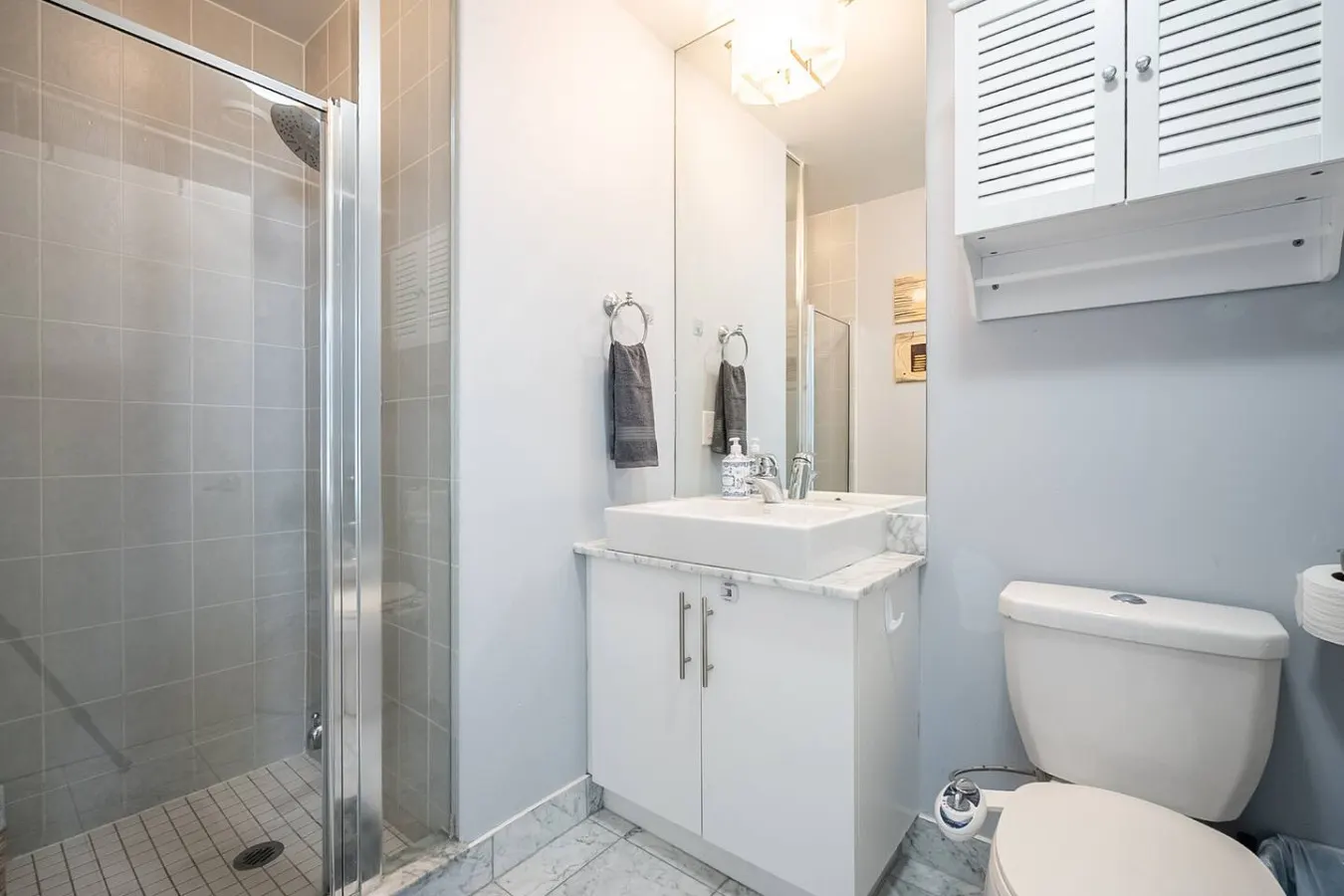 Spacious 2BR Condo Prime Location Great Views 12