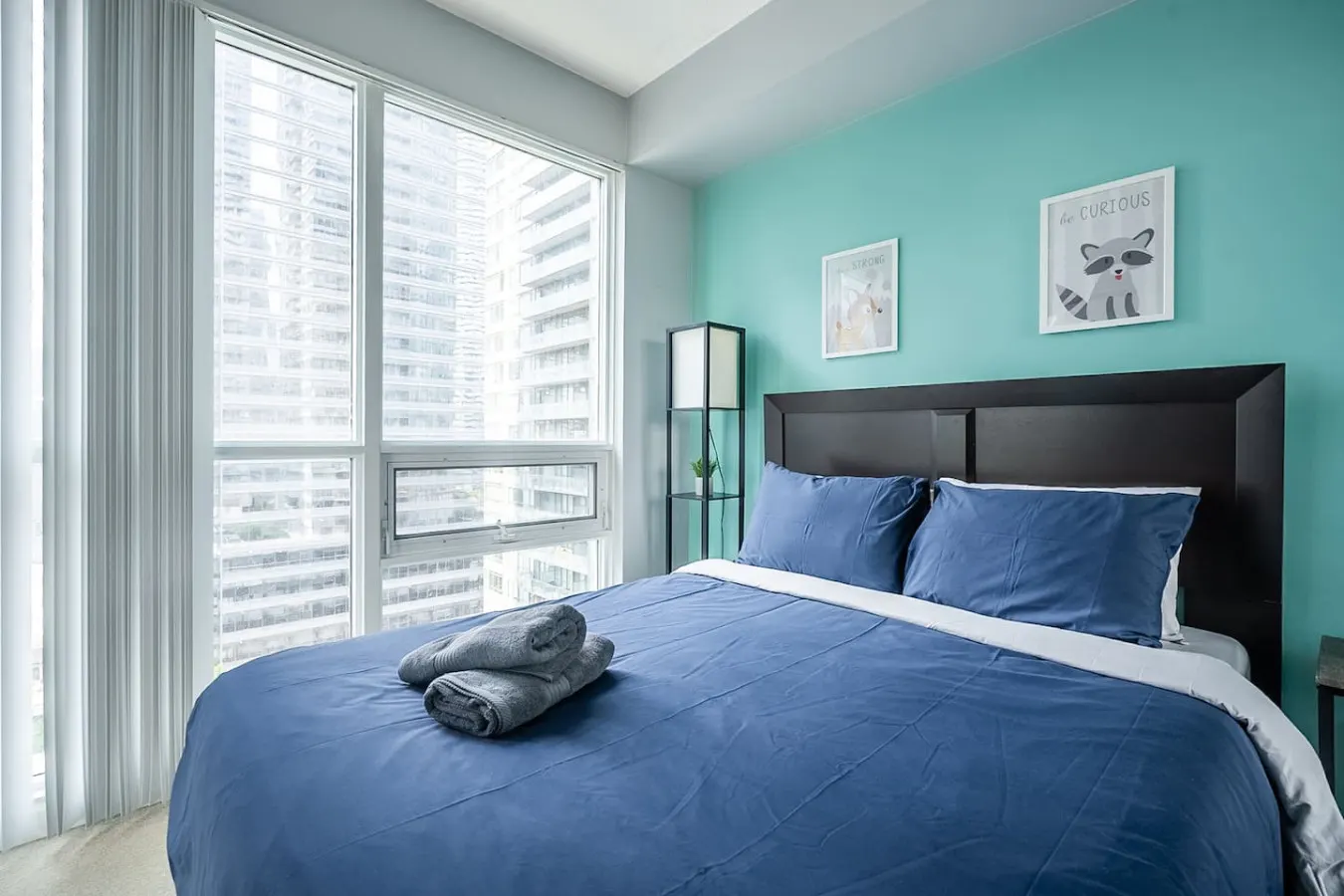 Spacious 2BR Condo Prime Location Great Views 5