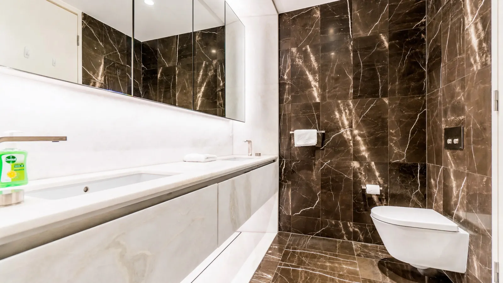 2BR by Circular Quay The Rocks + Free Parking 15