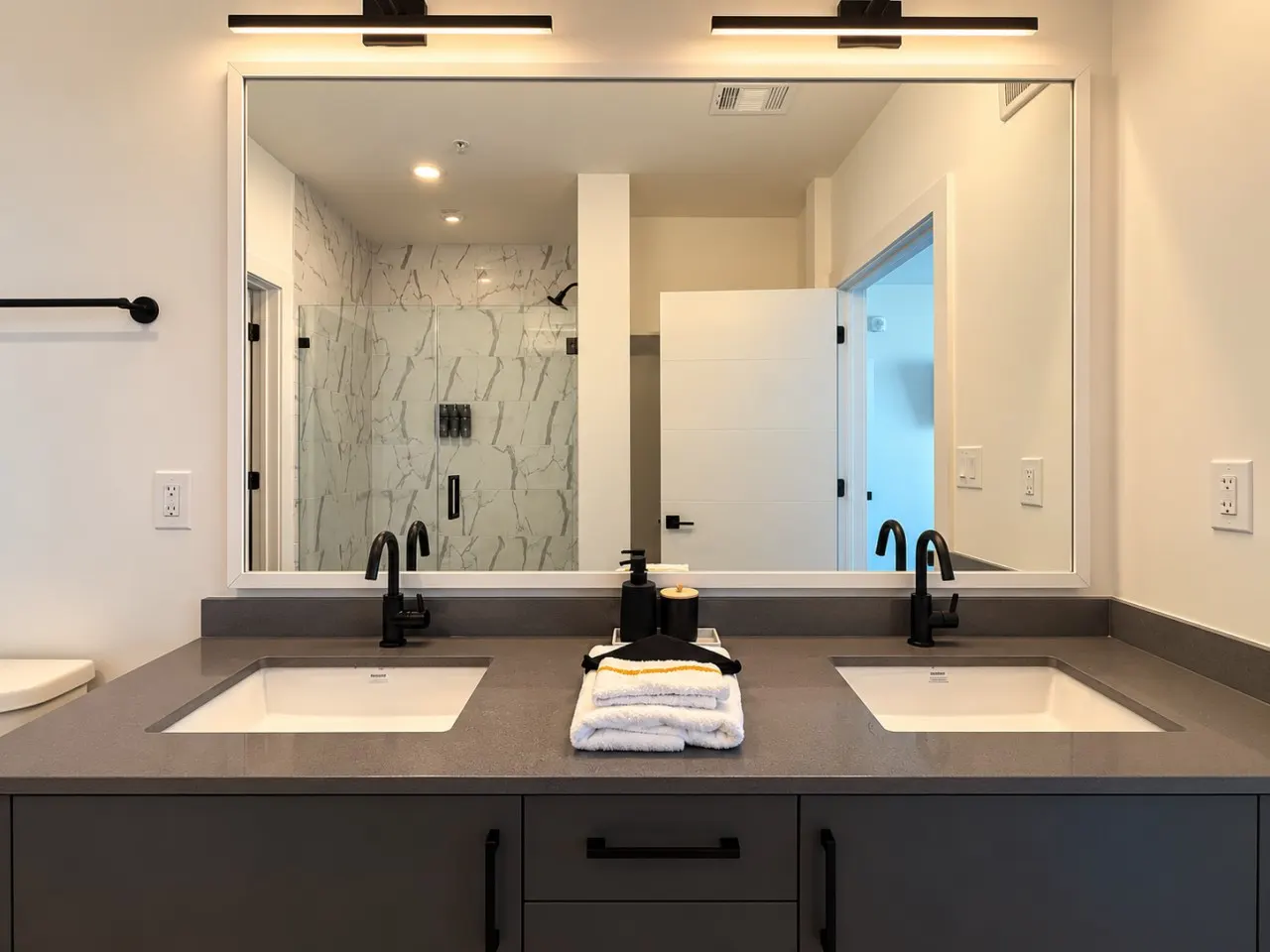 The Downtown Social 2BR City Escape 17