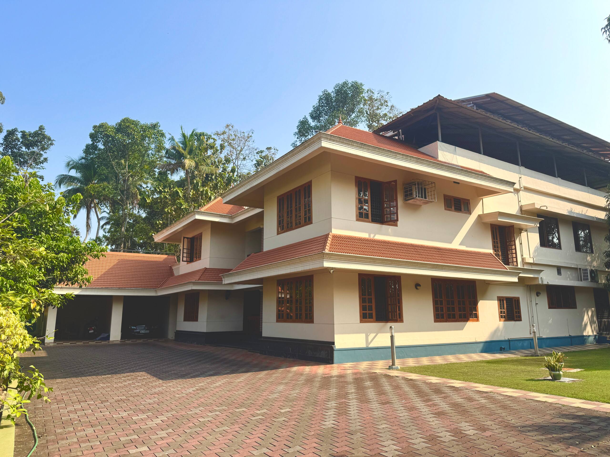Feel at home @ The Villa Dharma 7