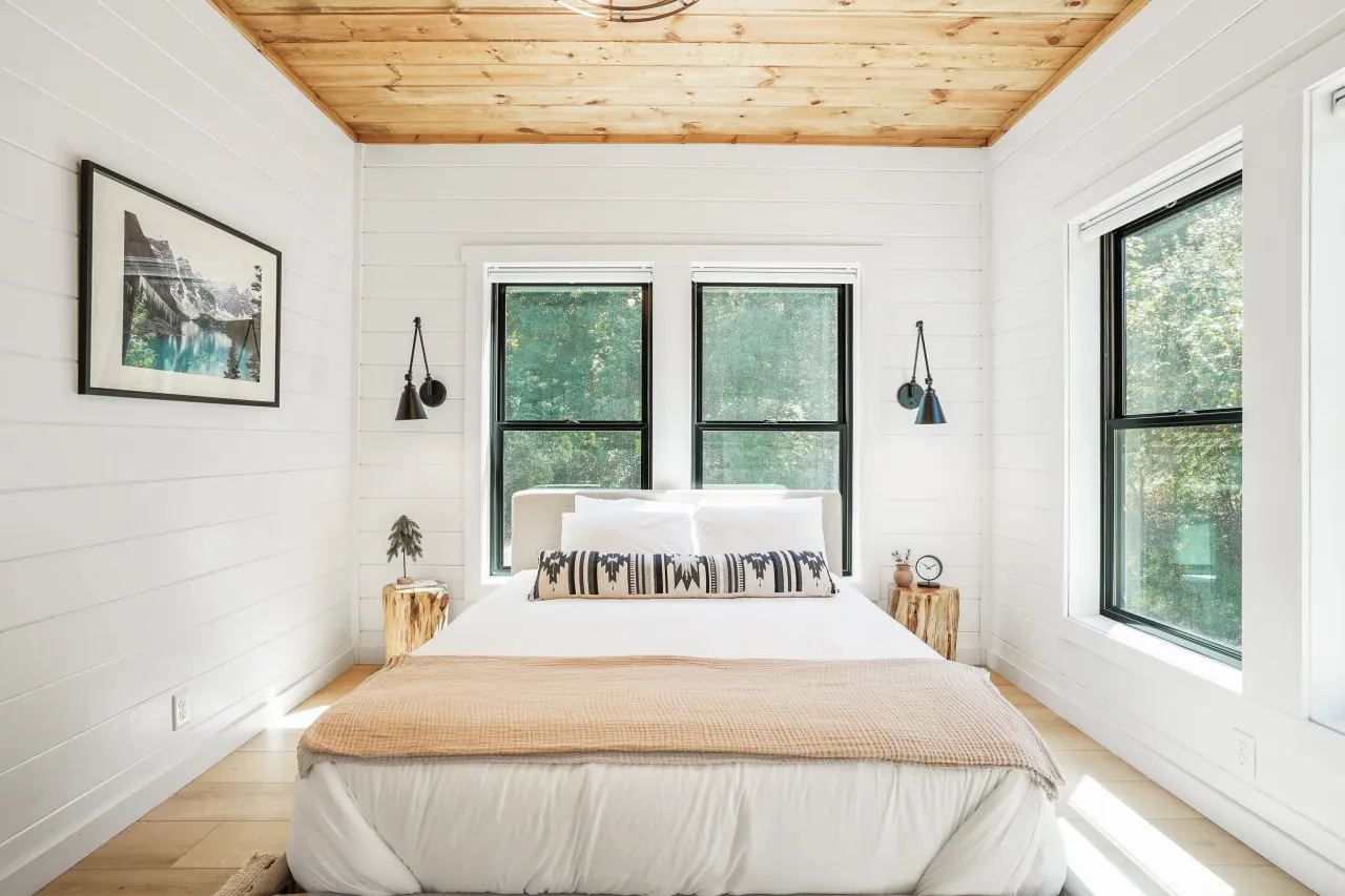 The Everwoods Lodge: Mountain-Modern Cabin in the Hocking Hills 14