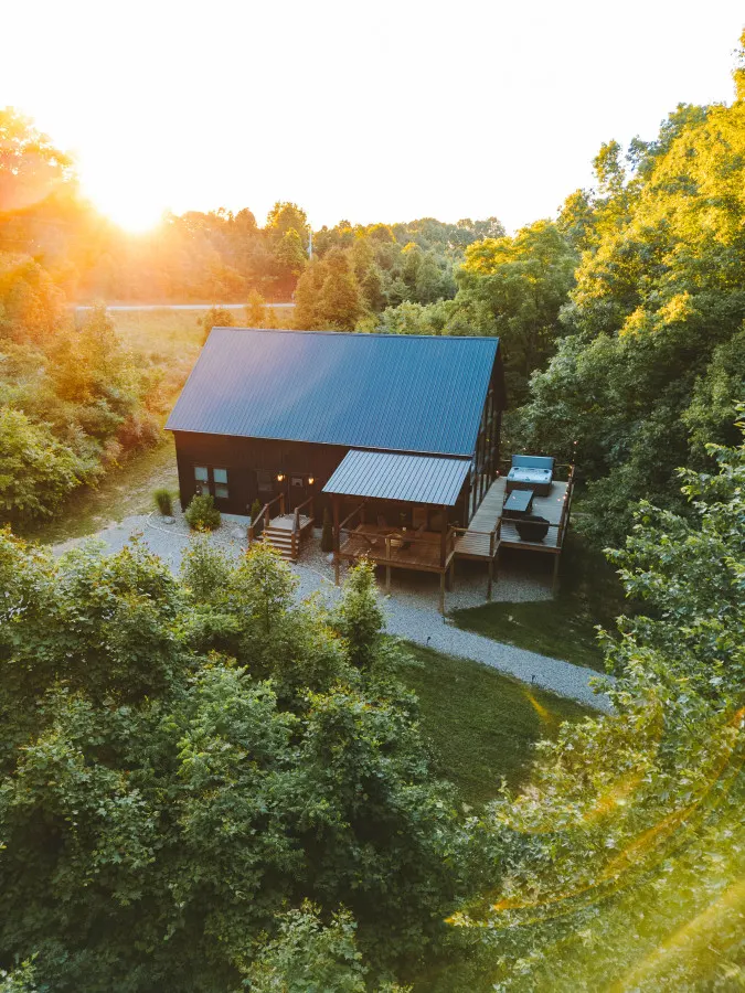 The Everwoods Lodge: Mountain-Modern Cabin in the Hocking Hills — photo 3