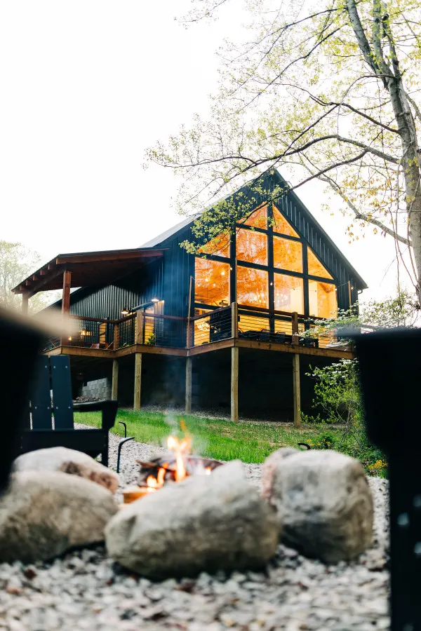 The Everwoods Lodge: Mountain-Modern Cabin in the Hocking Hills 6