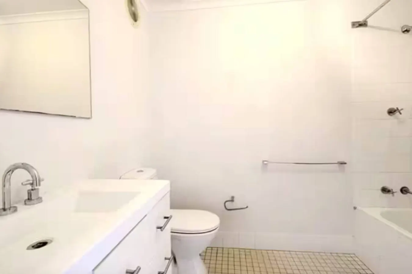 Private Twin Bedroom shared space in Glebe 9