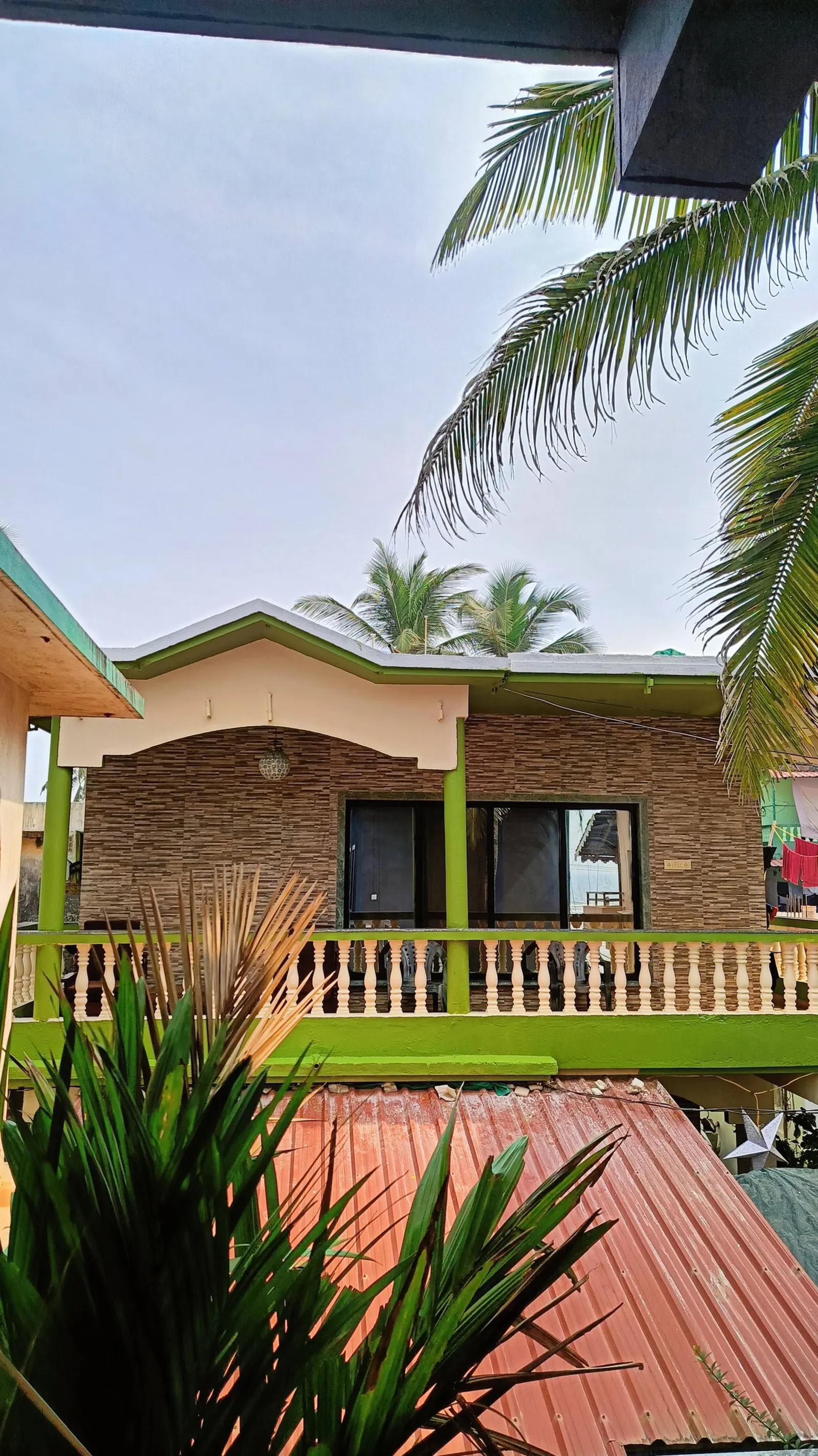 3 Bedroom Holiday Apartment on Ashwem beach 1