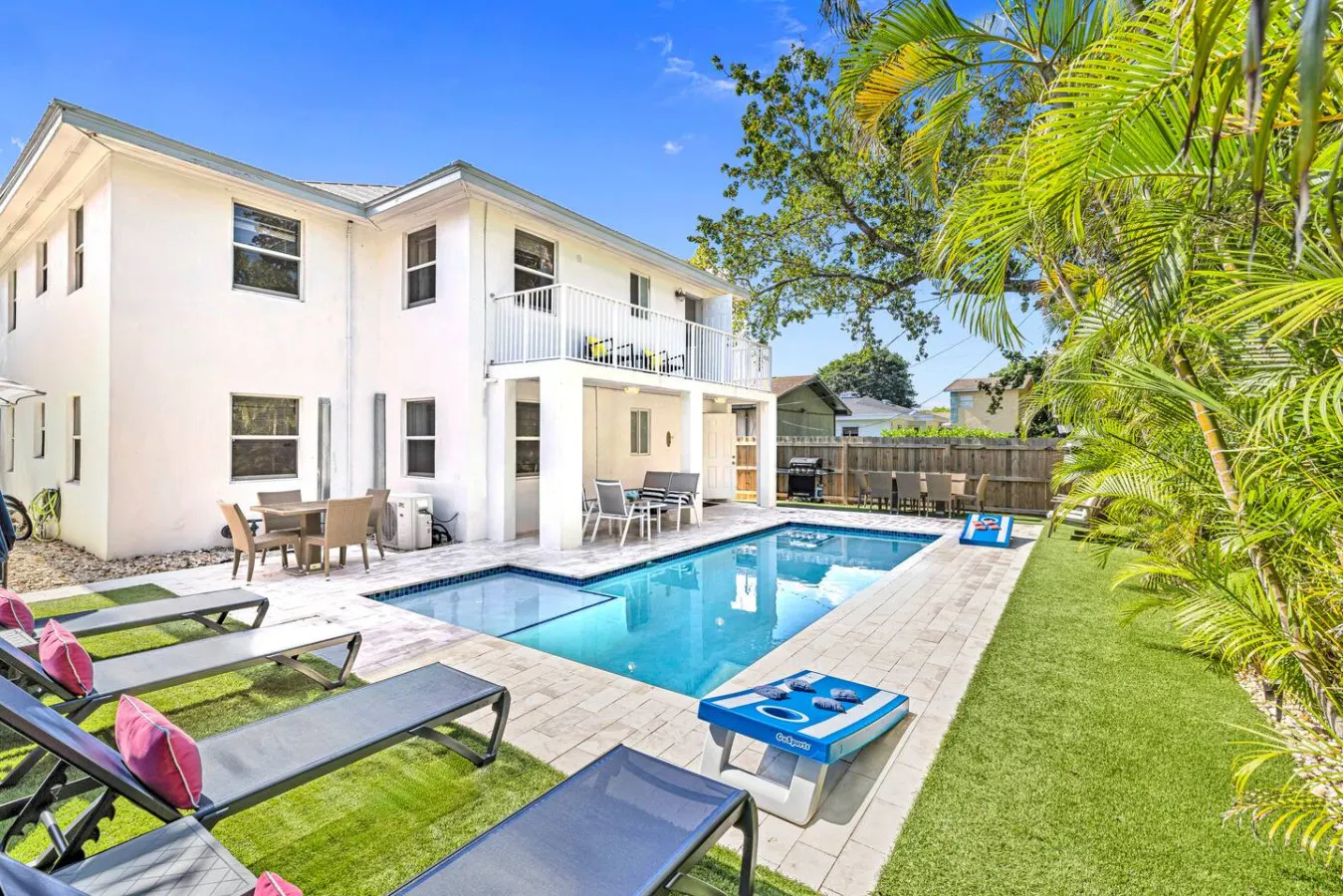 Stunning 4Beds/2Baths Unit in Delray- Heated Pool