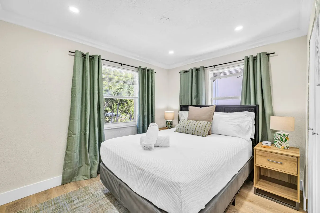 Stunning 4Beds/2Baths Unit in Delray- Heated Pool 9