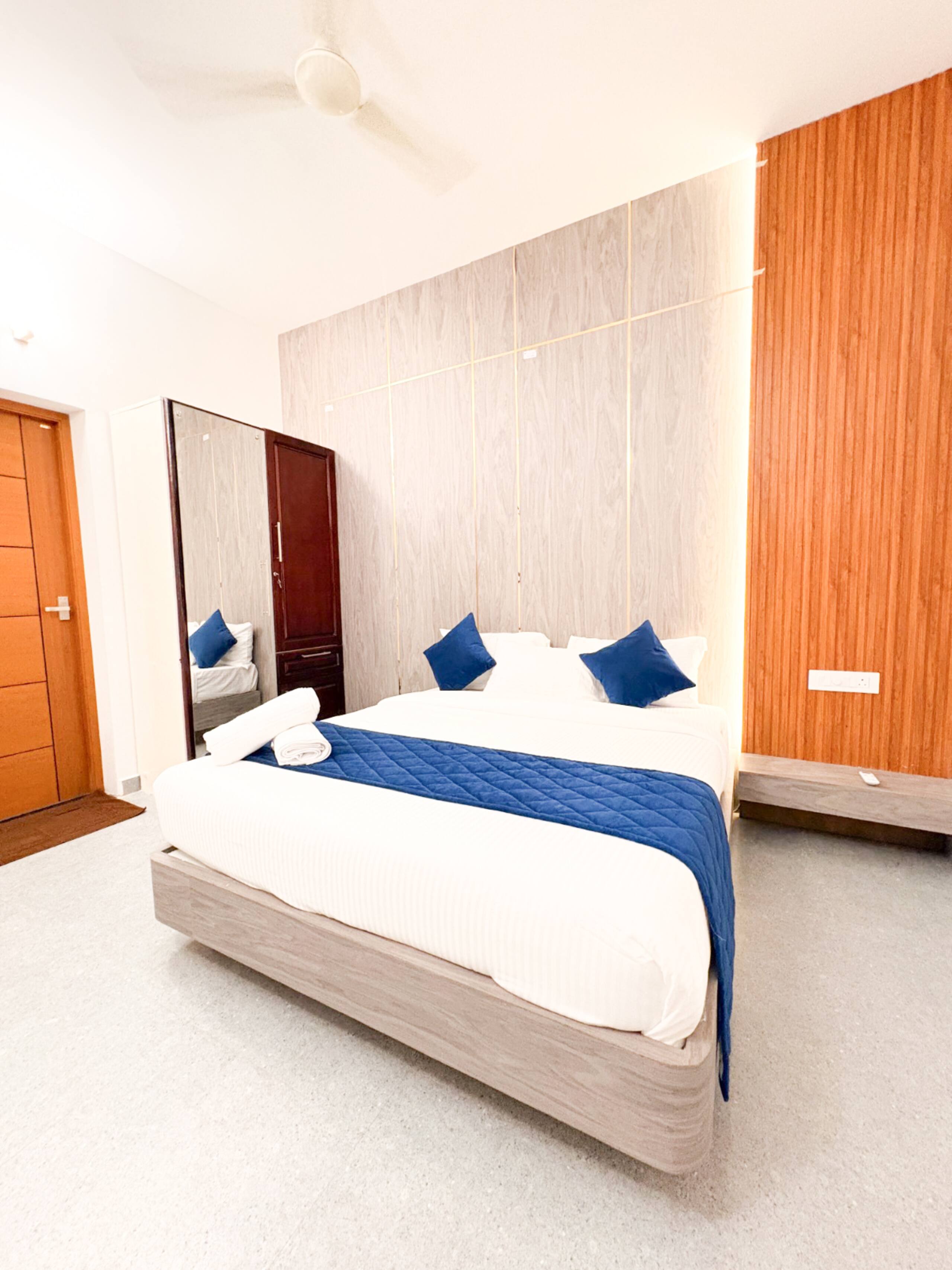 Luxury Stay Near Lulu Mall & AIMS Edappally Metro 3
