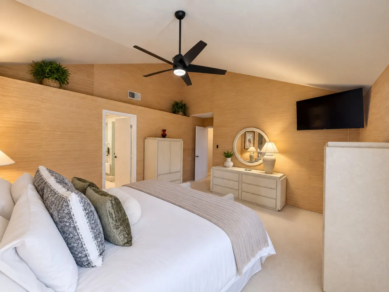 The Woodhaven: Private Community, Golf Course View 14