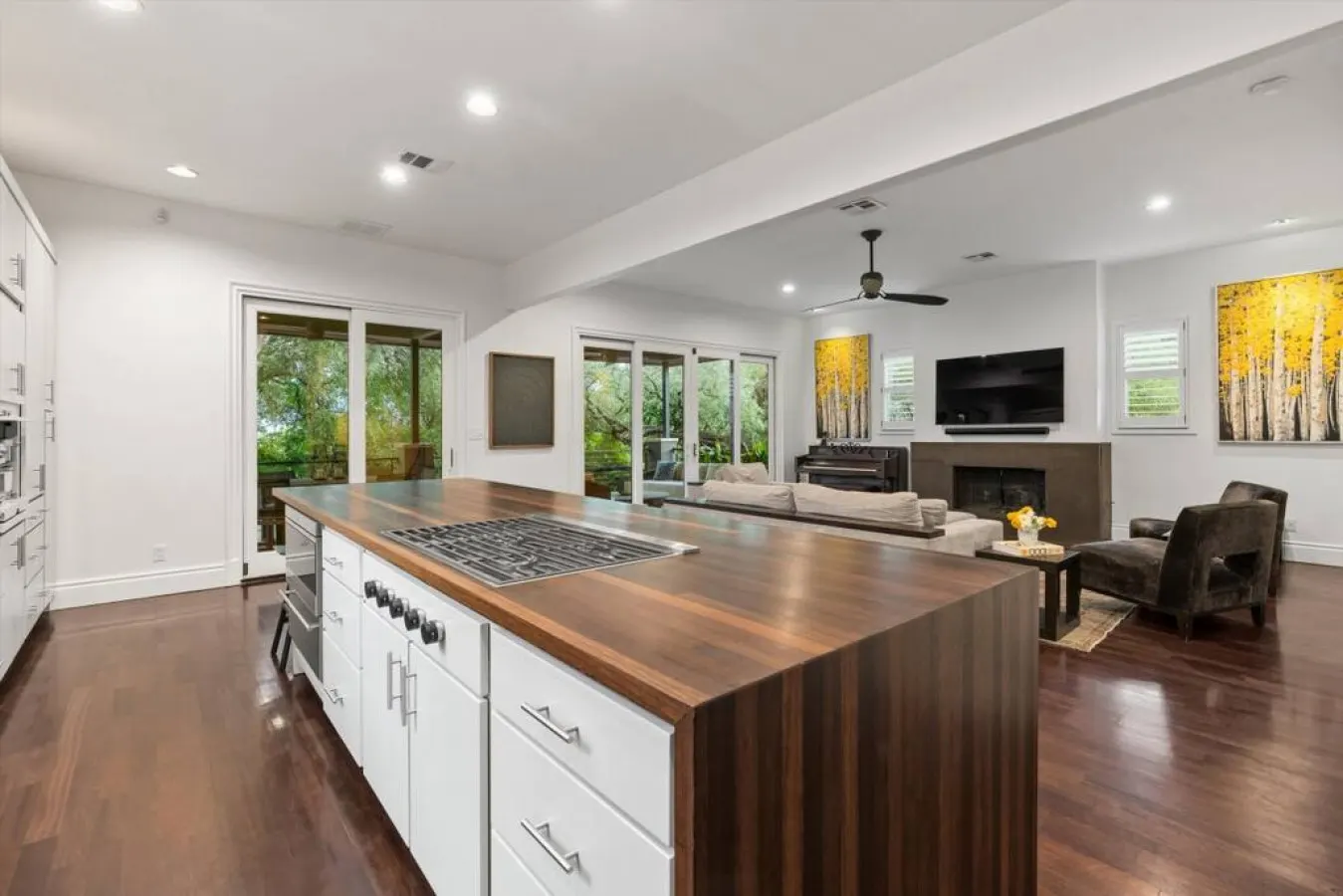 Downtown Oasis : Heated Pool : Spa : Outdoor Living/Dinning : Game Room 9