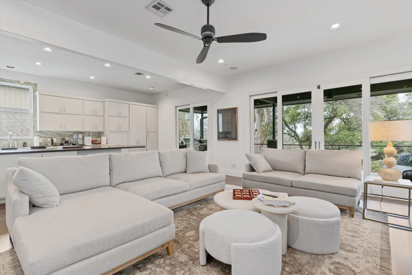 Downtown Oasis : Heated Pool : Spa : Outdoor Living/Dinning : Game Room 14