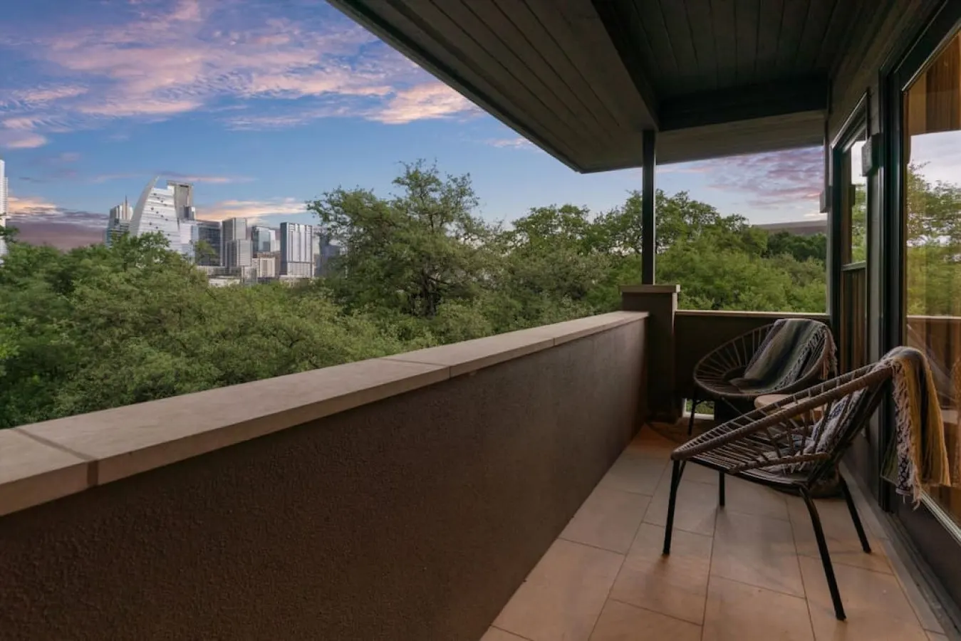 Downtown Oasis : Heated Pool : Spa : Outdoor Living/Dinning : Game Room — photo 3