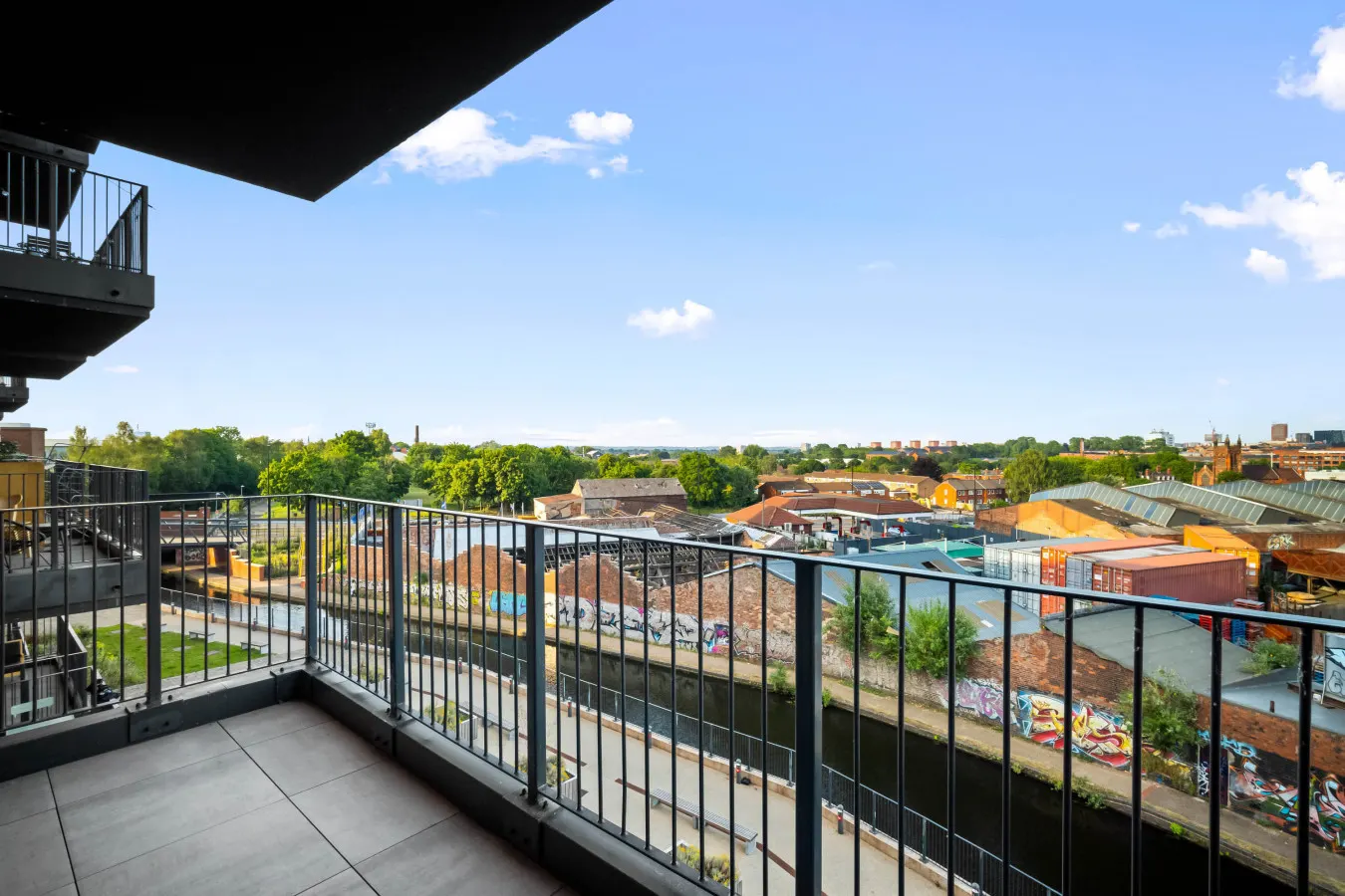 Stylish Apartment - Balcony - Fast WiFi - Netflix 11