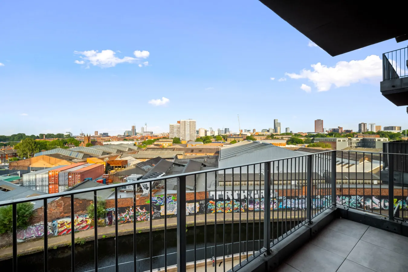 Stylish Apartment - Balcony - Fast WiFi - Netflix 15