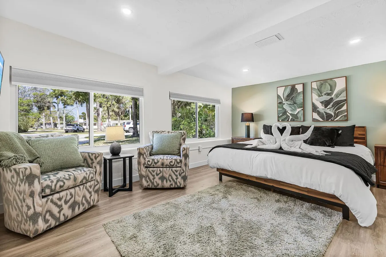 Modern Coastal Retreat Pool Home — photo 4