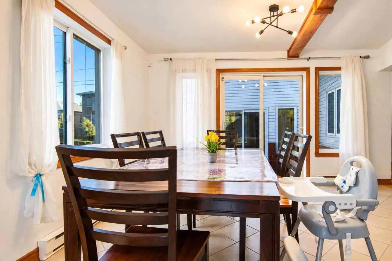 House near Montreal 6 bdr 14 guests 4 bath 16