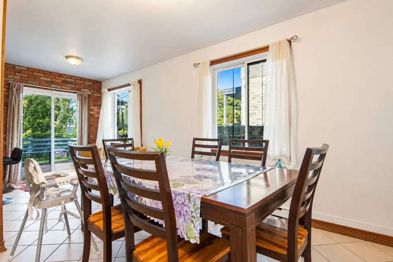 House near Montreal 6 bdr 14 guests 4 bath 17